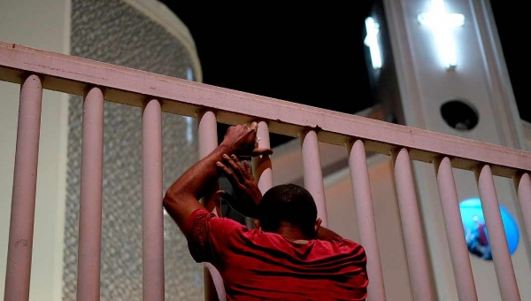 Governo proíbe funcionamento de igrejas durante final de semana e feriados