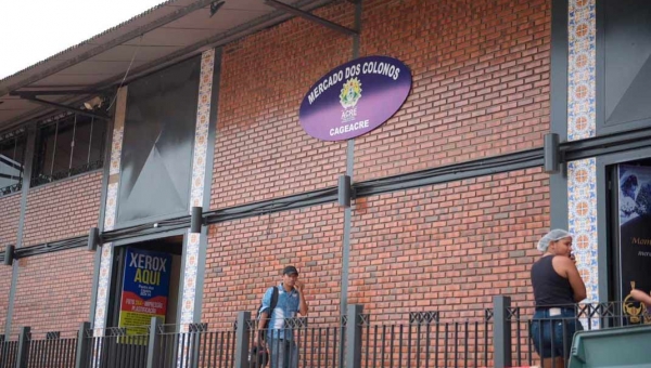 Comerciantes do Mercado dos Colonos estão sem energia após terem fiação roubada por criminosos na madrugada