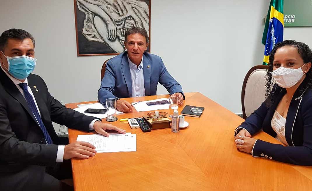 Prefeita de Tarauacá pede e Bittar sinaliza positivo na busca de recursos para a construção de casas populares