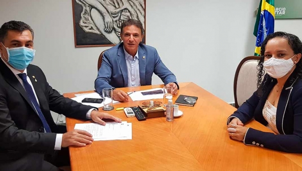 Prefeita de Tarauacá pede e Bittar sinaliza positivo na busca de recursos para a construção de casas populares