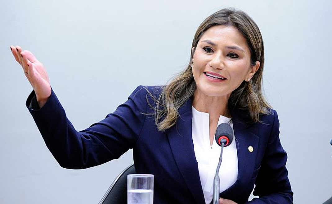 Jéssica Sales viabiliza aparelho de tomografia para o Hospital do Juruá