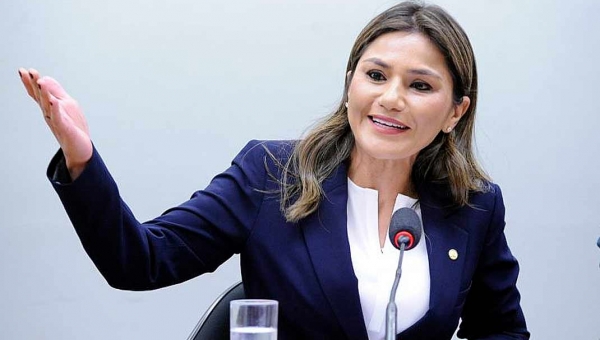 Jéssica Sales viabiliza aparelho de tomografia para o Hospital do Juruá