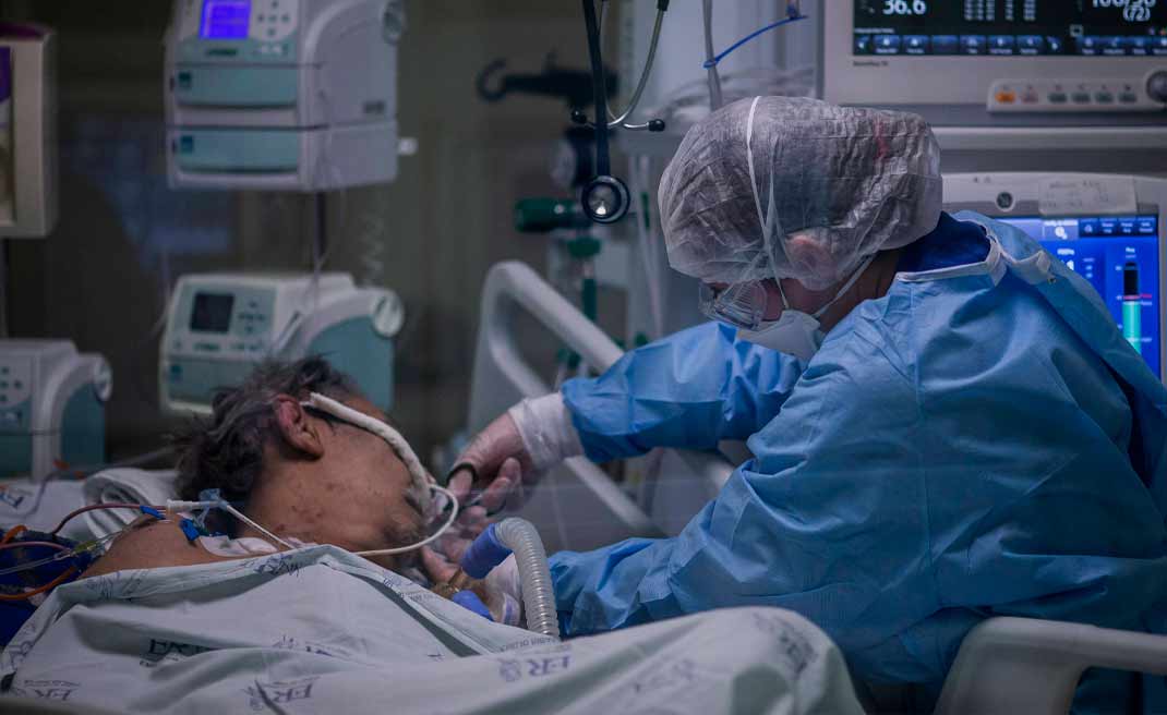 Acre está momentaneamente fora de risco de acabar estoque de insumos para entubação, garante diretora