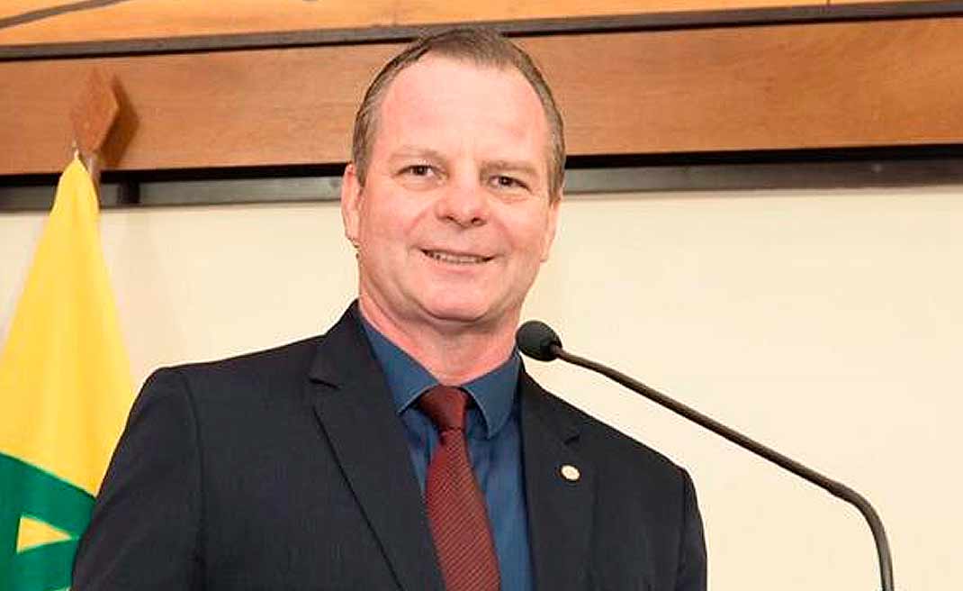 Pedro Longo destaca coragem de Gladson na compra de vacinas e convocação de PMs