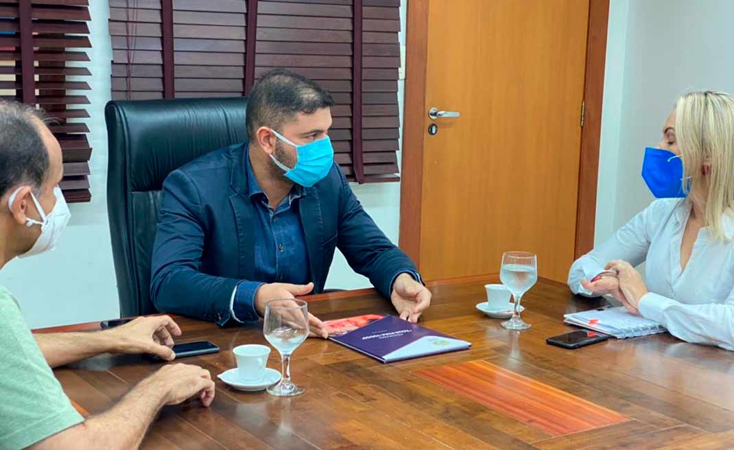 Durante visita de cortesia na Aleac, Depasa anuncia perfuração de 5º poço para abastecimento de água em Cruzeiro do Sul