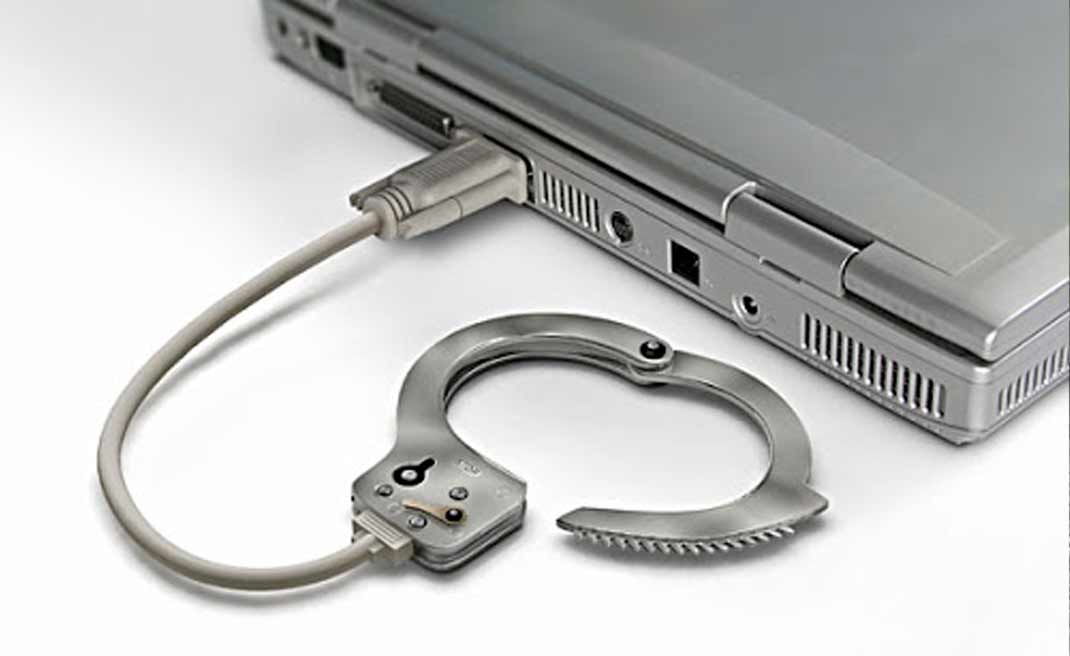 Policia Civil cumpre mandados e recupera objetos furtados da vítima