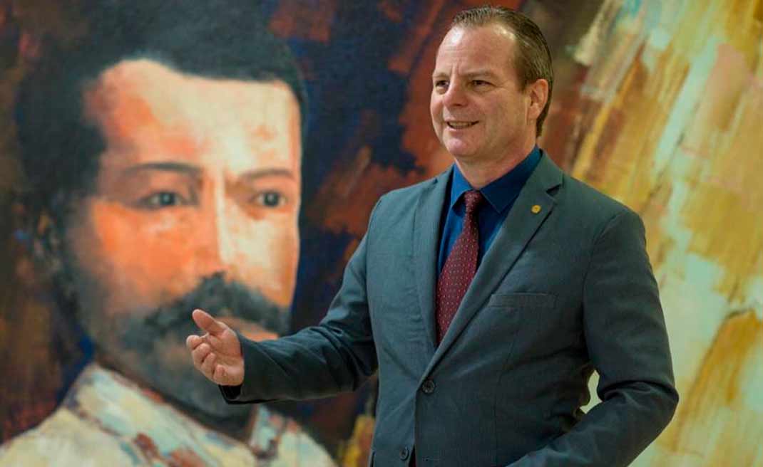 Deputado Pedro Longo pede novas prioridades na fila da vacina anticovid no Acre