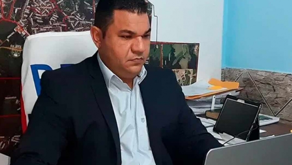 Alvo da PF, vereador Fábio Araújo diz estar tranquilo e à disposição para "esclarecimentos"