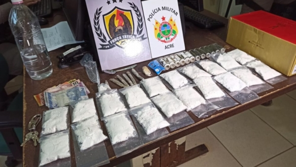 Traficante é preso com merla, maconha, oxidado e dinheiro na Baixa da Colina