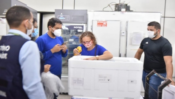 Acre recebe mais 9 mil doses da vacina contra a covid-19