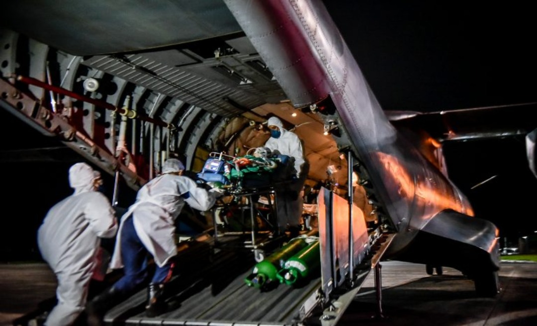 Com hospitais à beira do colapso, Acre transfere mais três pacientes com covid-19 para Manaus