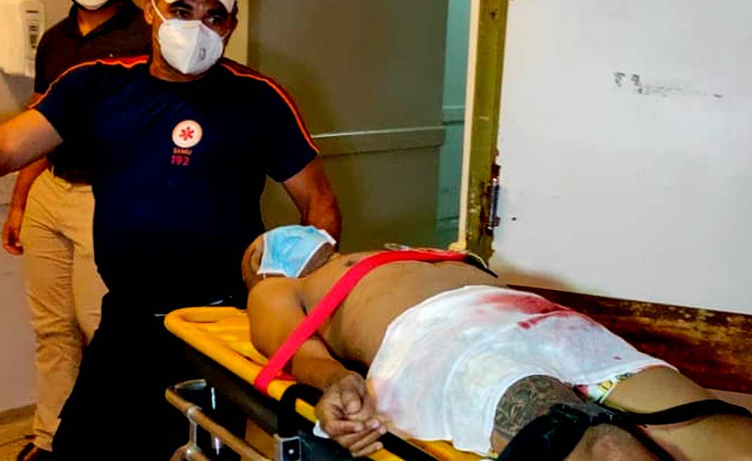 Bandidos fazem família refém, roubam pertences, mas acabam presos em flagrante pela Polícia