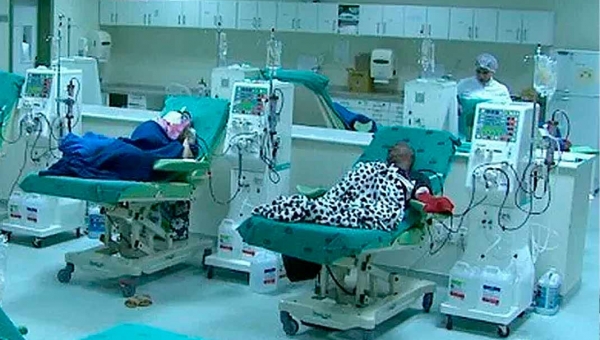 Maioria dos pacientes internados com covid-19 tem idades acima dos 50 anos, revela boletim