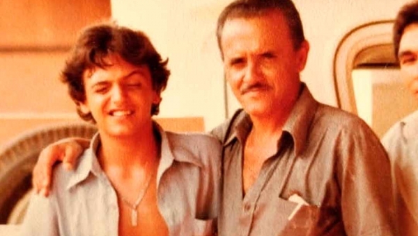 Marcio Bittar posta foto ao lado do pai e diz: “nada foi tão forte em mim quanto ele”