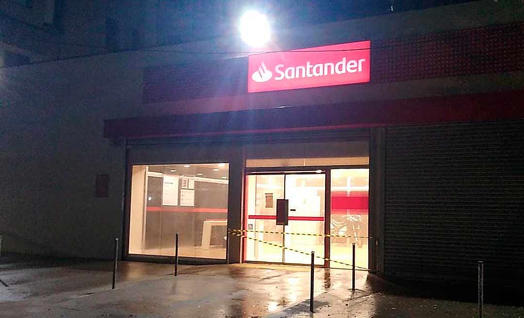 Não era incêndio: alarme do Santander dispara, libera fumaça e mobiliza bombeiros