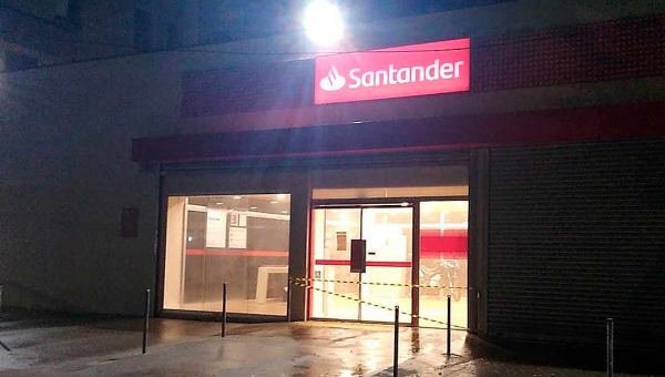 Não era incêndio: alarme do Santander dispara, libera fumaça e mobiliza bombeiros