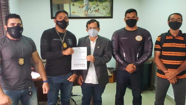 Deputado Gonzaga recebe policiais penais e vai tratar com Gladson sobre equiparação salarial