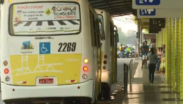 Prefeitura quer pagar quatro passagens de ônibus por mês a beneficiários do Bolsa Família