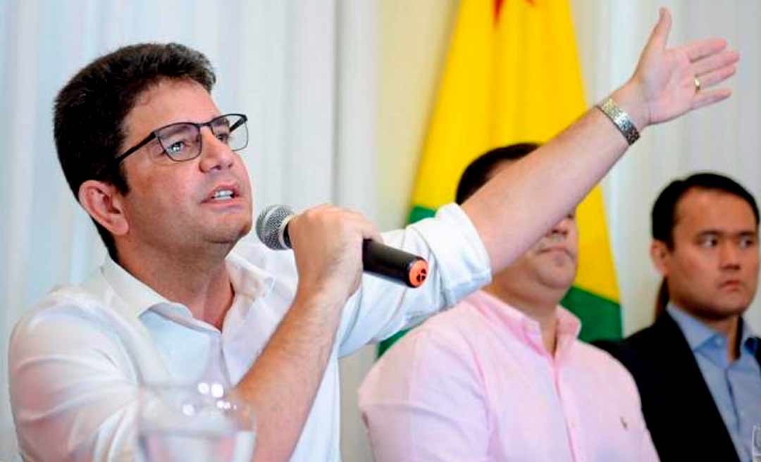 “Quem estiver fazendo coisa errada se prepare que a caneta vai vir”, diz Gladson sobre auditoria na Educação