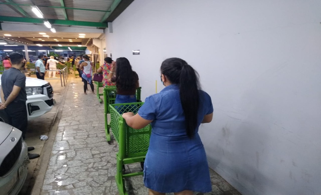 Supermercados voltam a abrir no próximo fim de semana e toque de restrição é ampliado, informa Diário Oficial