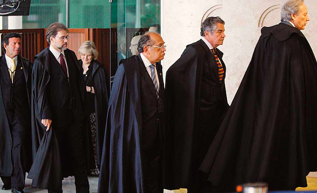 STF decide que Estados e municípios podem restringir cultos