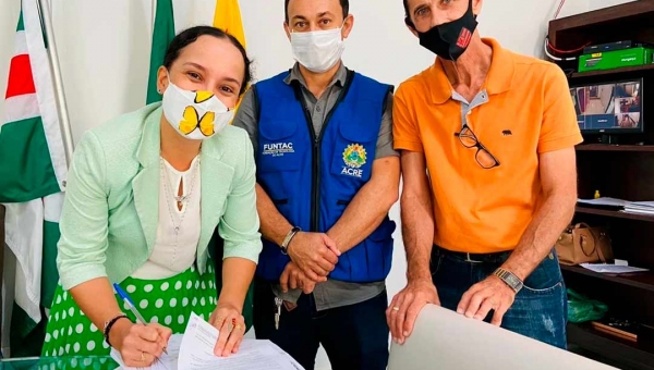 Prefeita de Tarauacá revoga parte do decreto que permitia celebrações religiosas aos finais de semana