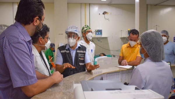 Representantes da Saúde fazem visita ao Pronto Socorro e defendem valorização dos servidores