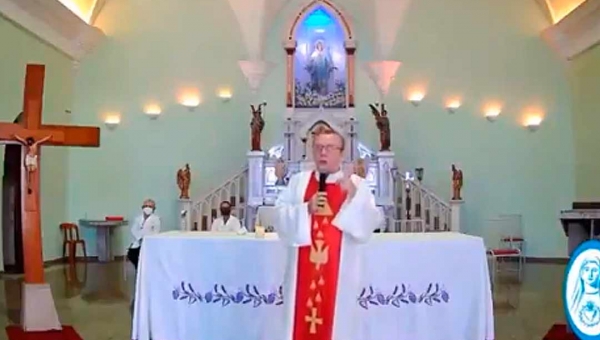 Padre chama esquerdistas de vagabundos e diz que Brasil se tornará comunista