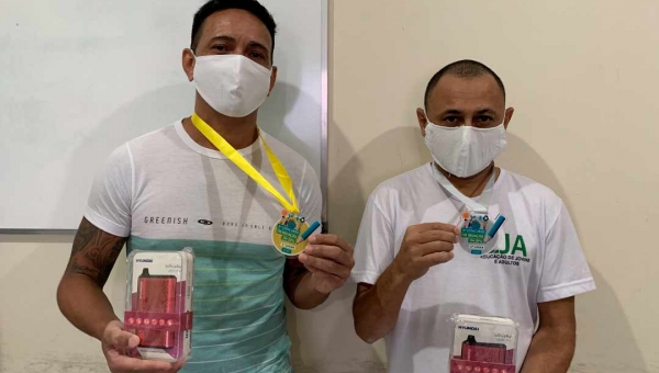 Presos de Senador Guiomard conquistam três primeiros lugares em concurso de redação da DPU