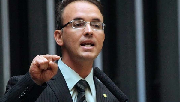 Leo de Brito propõe uso de unidades de saúde militares em situação de emergências e calamidades públicas