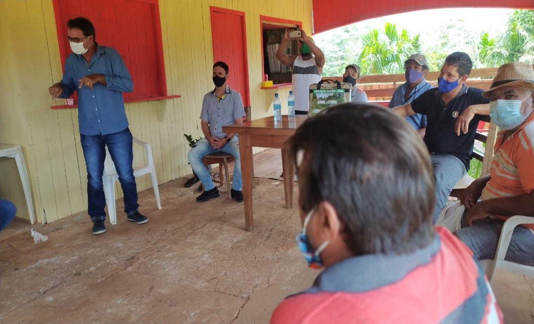 Atendendo pedido do vereador Francisco Piaba, equipes da Safra e do Depasa se reúnem com moradores do Vila Verde