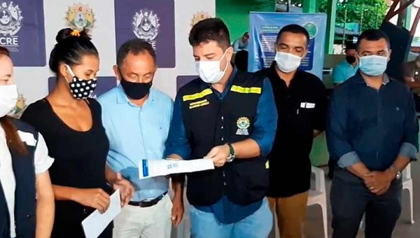 Deputado Sargento Cadmiel participa de lançamento do Cartão Auxílio do Bem no Bujari