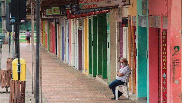 Feriado do Dia de Tiradentes terá comércio não essencial fechado e toque de restrição