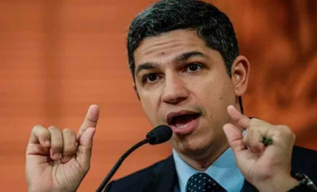 Calegário quer ouvir secretária de Educação a respeito do não pagamento dos terceirizados