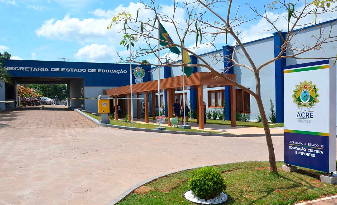 Gladson prorroga permanência de Andreya Abomorad no comando da Educação e Mauro Sérgio vai dando adeus à pasta