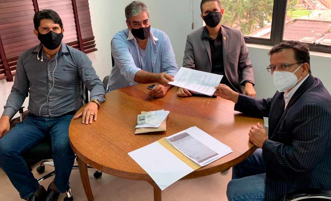 Luiz Gonzaga recebe servidores da Segurança Pública e defende valorização salarial