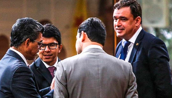 Deputados não descartam uma força-tarefa junto à CPI para apurar irregularidades na SEE