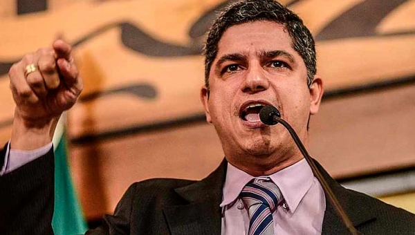 “Em meio à pandemia, eu não vejo que seria apropriado ao Governo promover o desemprego”, diz Calegário