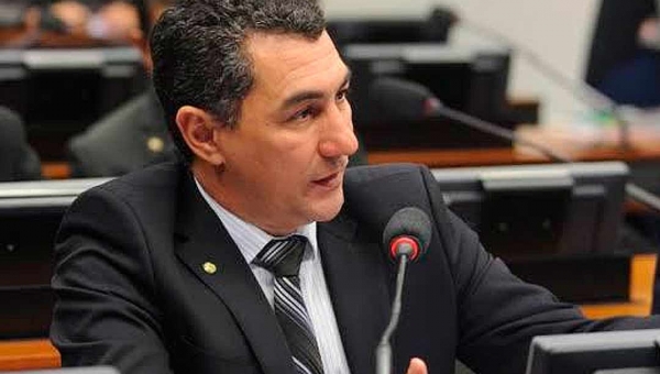 Em reunião com o Ministério da Agricultura, Jesus Sérgio solicita R$ 4,9 milhões para cooperativas extrativistas acreanas