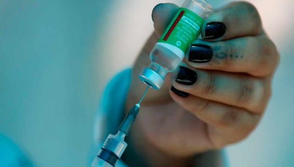 Acrelândia aplicou 2 doses vencidas da vacina AstraZeneca, diz  jornal Metrópoles; secretário explica que não houve vacinados com doses vencidas, mas erro no repasse de dados ao MS