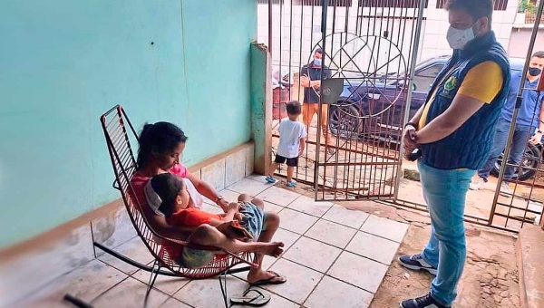 Gladson Cameli visita garoto Gabriel, que tem câncer no olho, e garante tratamento: “Fiquei muito comovido!”