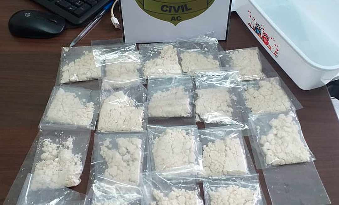 Polícia Civil apreende menor com droga dentro de ônibus que seguia para Manoel Urbano