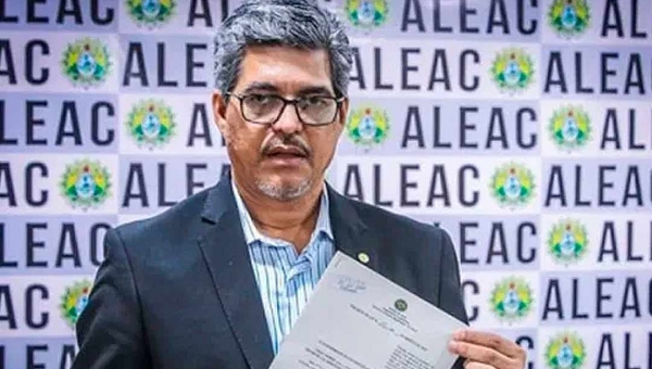 Edvaldo volta a defender a contratação de médicos brasileiros formados no exterior que atuaram no Mais Médicos