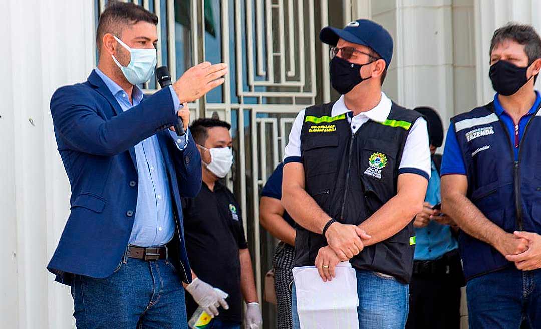 Governador Gladson Cameli enaltece parceria da Aleac durante entrega de veículos