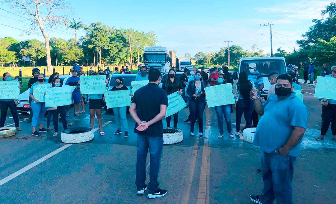 Em defesa dos terceirizados, Roberto Duarte acompanha manifestação de trabalhadores em Senador Guiomard