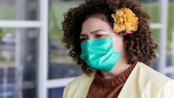 “É visível que a ponte não oferece segurança nenhuma”, alerta Perpétua sobre ponte do Tarauacá