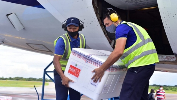 Primeiras doses da vacina Pfizer chegam ao Acre nesta segunda-feira