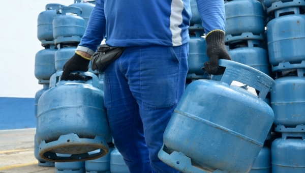 Botija de gás chega a R$ 130 em Jordão e deputado dispara: “Governo Bolsonaro atualizou com sucesso o preço do gás”