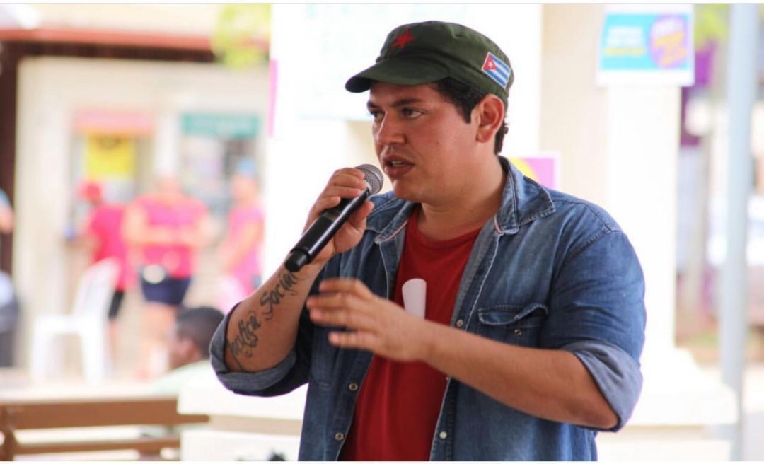 Pessoas morreram por causa de atraso em reforma de pista de pouso, diz petista