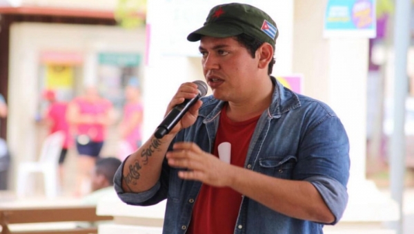 Pessoas morreram por causa de atraso em reforma de pista de pouso, diz petista